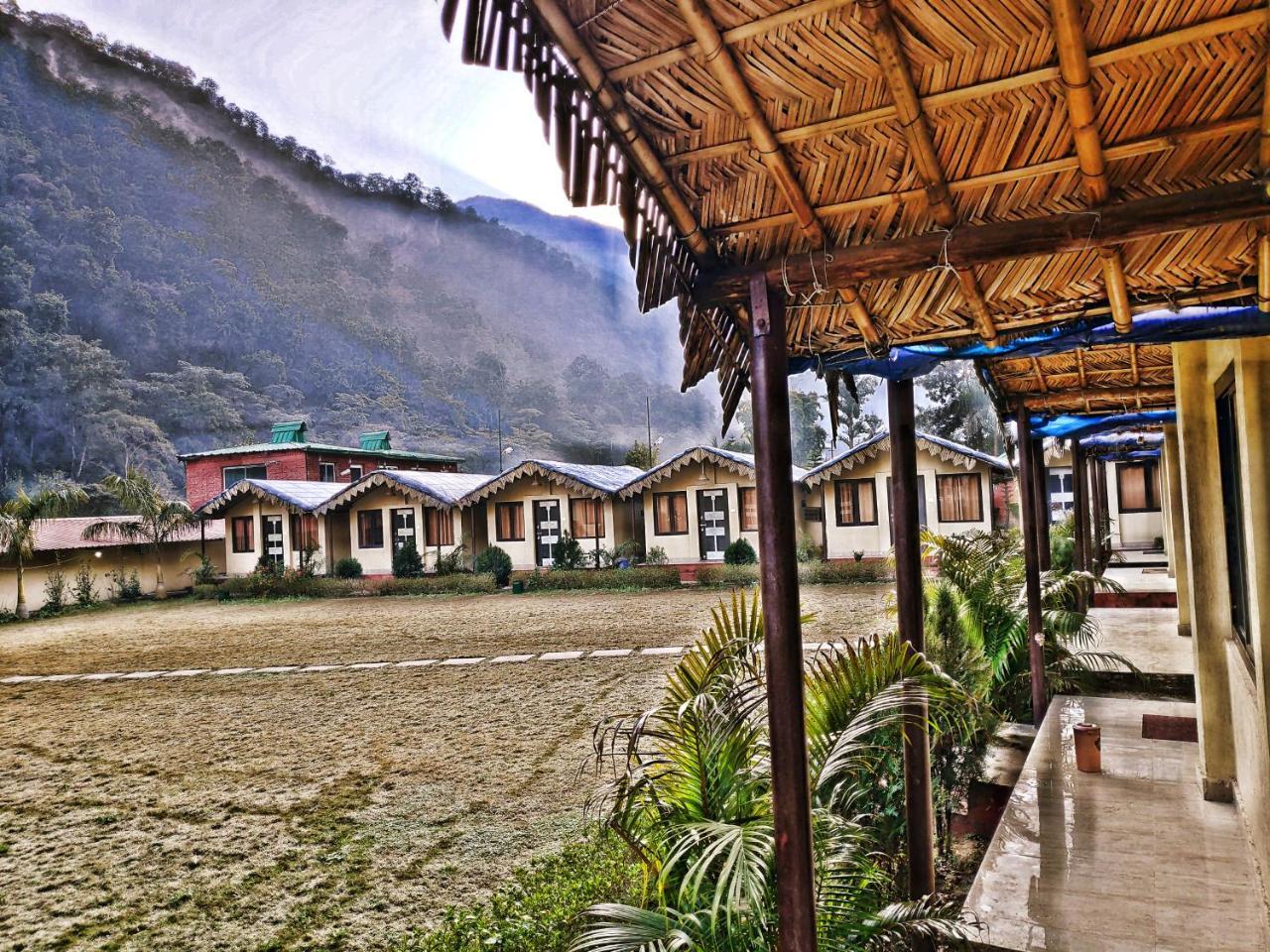 Garud Chatti River Resort Rishīkesh Exterior foto