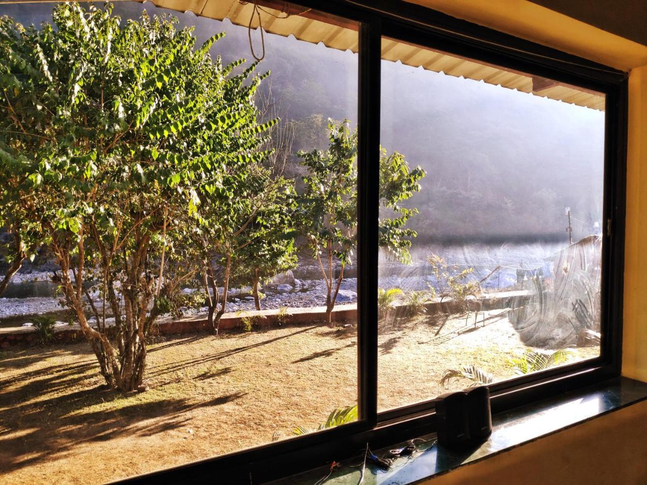 Garud Chatti River Resort Rishīkesh Exterior foto